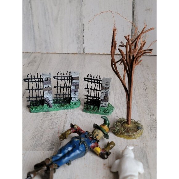 Halloween Gates scarecrow ghost Village accessory set decor - Picture 8 of 9